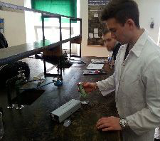 Students_measuring